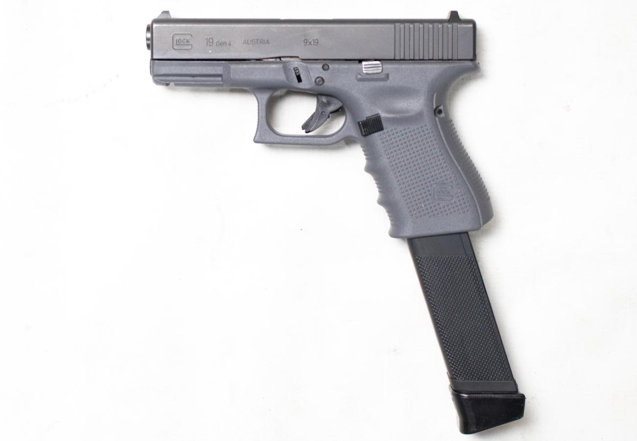 GLOCK 19 Gen4 9mm Police Trade-In Semi-Auto Pistol with 31-Round Magazine